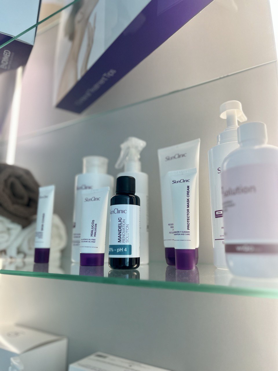 Мигдалевий пілінг від SkinClinic